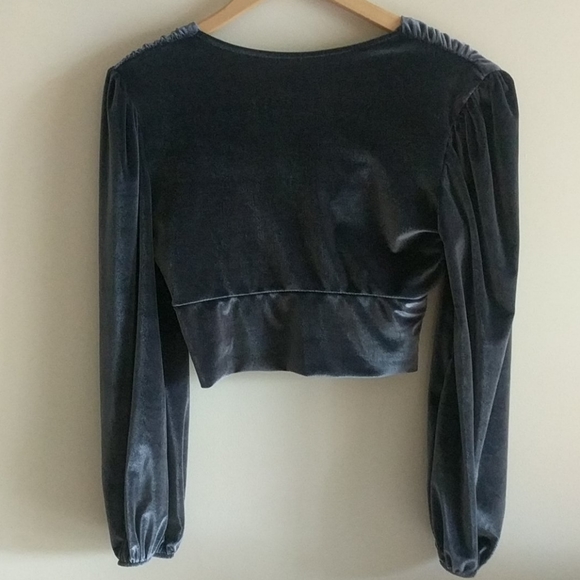 Velvet plunge crop top - Picture 3 of 5